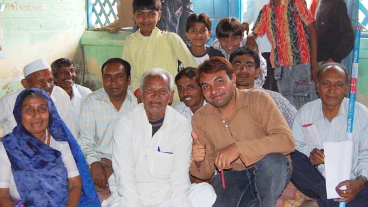 Trainees complete a session on futures markets.